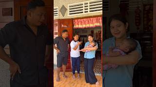 Báo chụp hình kỷ niệm gia đình và cái kết #haihuoc #cuonc...