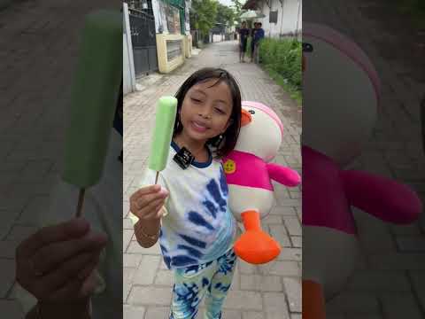 LEIKA BELI ES LILIN POTONG VIRAL DI BORONG SEMUA SAMA LEIKA‼️ #leika #viral #shorts #eslilin