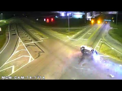 [HORROR] Alabama: Bad Driver Runs Red Light & Gets T-Boned, Causing ...