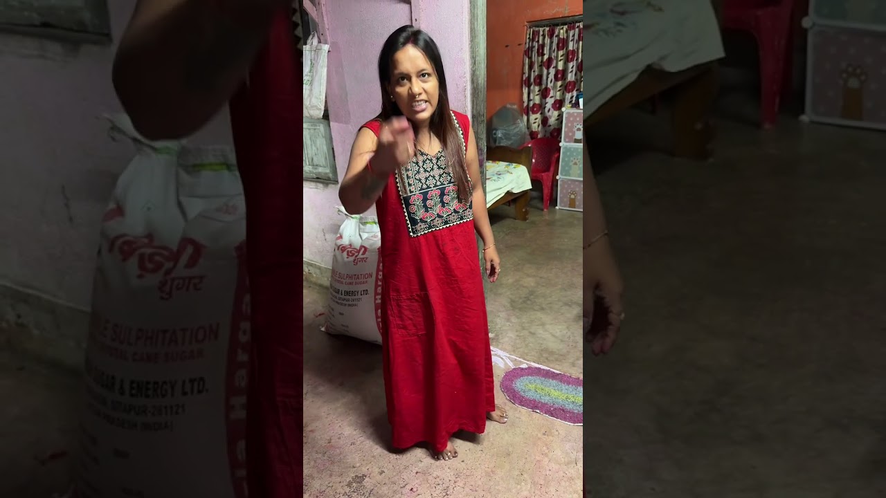 কেমন ঝগড়া করে রে বাবা 😧