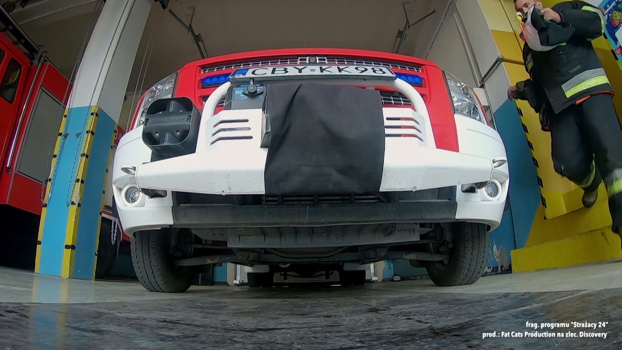 Gdy tylko usłyszą syrenę, rzucają wszystko i lecą do remizy! [Strażacy 24h]