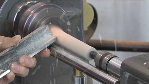 Cindy Drozda Woodturning Lesson - Roughing a Finia...