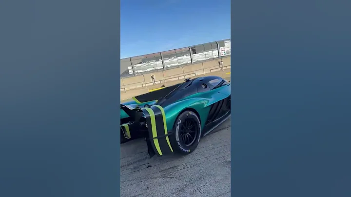 Amazing Aston Martin Valkyrie Sound 🔊 - DayDayNews