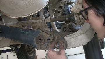 Honda CRV Rear Trailing Arm / Control Arm Replacement (Really Rusty & Broken)