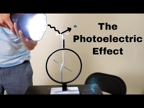 Video: Welk licht wordt gebruikt in foto-elektrisch effect?