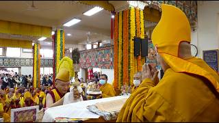 ༄༅། །སྤྱི་ནོར་༸གོང་ས་༸སྐྱབས་མགོན་ཆེན་པོ་མཆོག་ལ་བརྟན་བཞུགས་བསྟར་འབུལ།