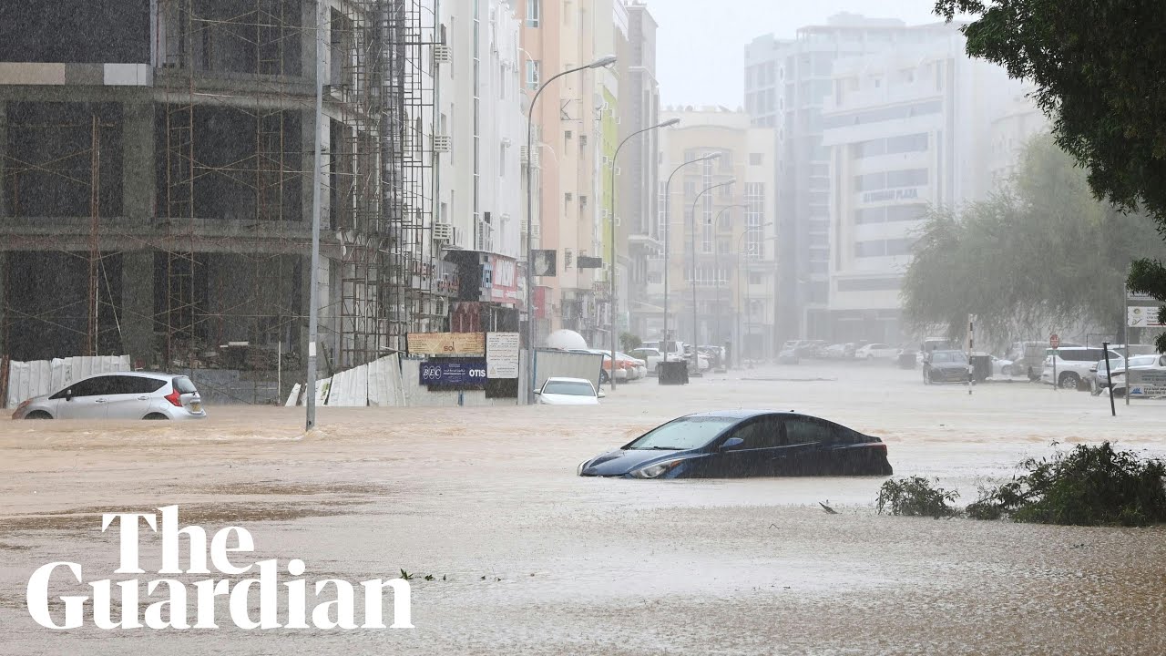 ⁣إعصار شاهين - انهيارات أرضية وفيضانات في عمان