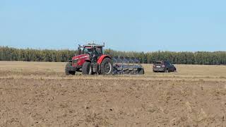 MASSEY FERGUSSON  7724 c LEMKEN DIAMAND на вспашке земли.