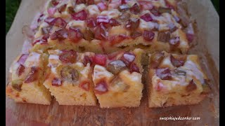 Buttermilk cake with rhubarb - quick and simple, perfect for Sunday coffee #rhubarb #cake
