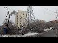 Просто шок!!! Во Владивостоке, обрывает провода и ломает деревья! Часть города без света и тепла.