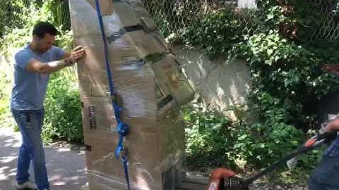 The Atari Tempest starts its voyage to its new home in Spain