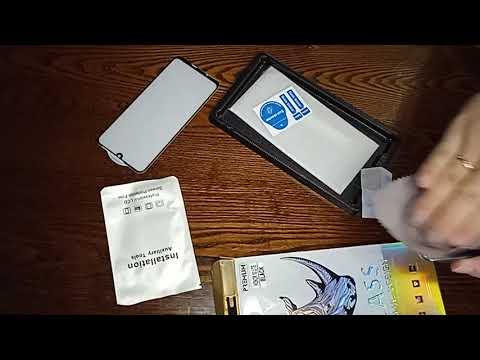 Как правильно наклеить защитное стекло на Смартфон Honor 10 Lite