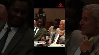 Young Thug jams with his Lawyer to Halftime in court 🤣