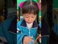 Clip: hồi nhỏ mẹ không cho ăn đồ vặt TQ, xem TikTok