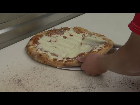 Destination Illinois Quad-Cities style pizza