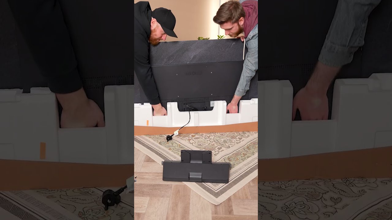 LG C5 TV Unboxing