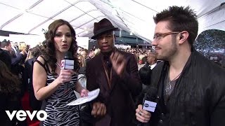 Ne-Yo - 2010 Red Carpet Interview (American Music Awards)