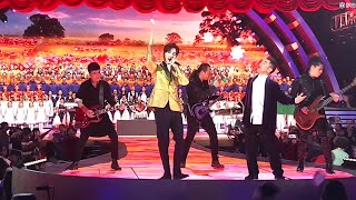 Димаш / Dimash & Wu Tong  《   Jasmine   》  BTV Spring Festival Gala 2018 fancam Resimi