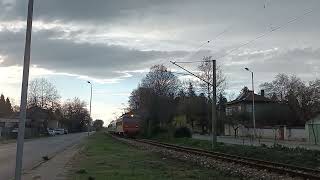 БВ 4632 Пловдив - Горна Оряховица с лъскавата 44117 ,пристига в гара Казанлък
