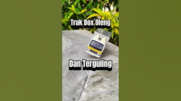 Nikung Sambil Oleng Truk Box ini Akhirnya Terguling