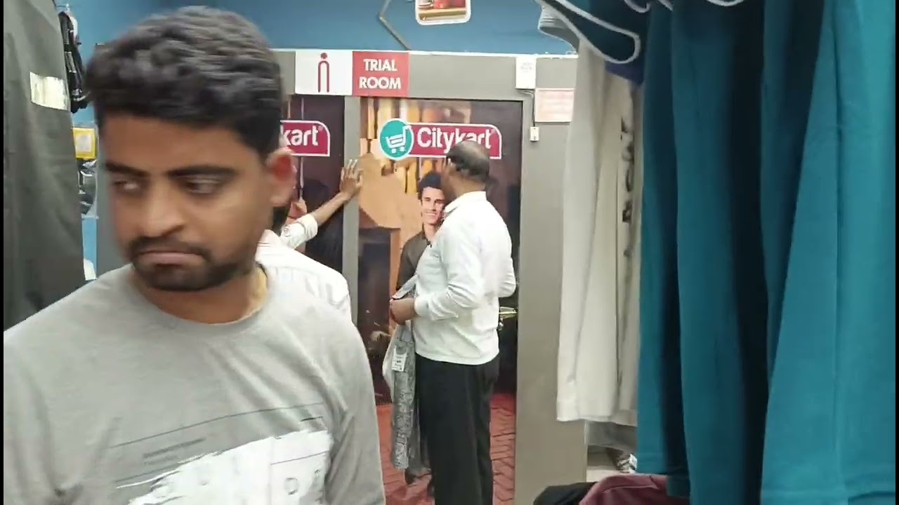 हम लोग गए थे होली की शॉपिंग करने  🤣🤣#holispecial #holishopping #festivalholi #enjoyholi#viralvideo 