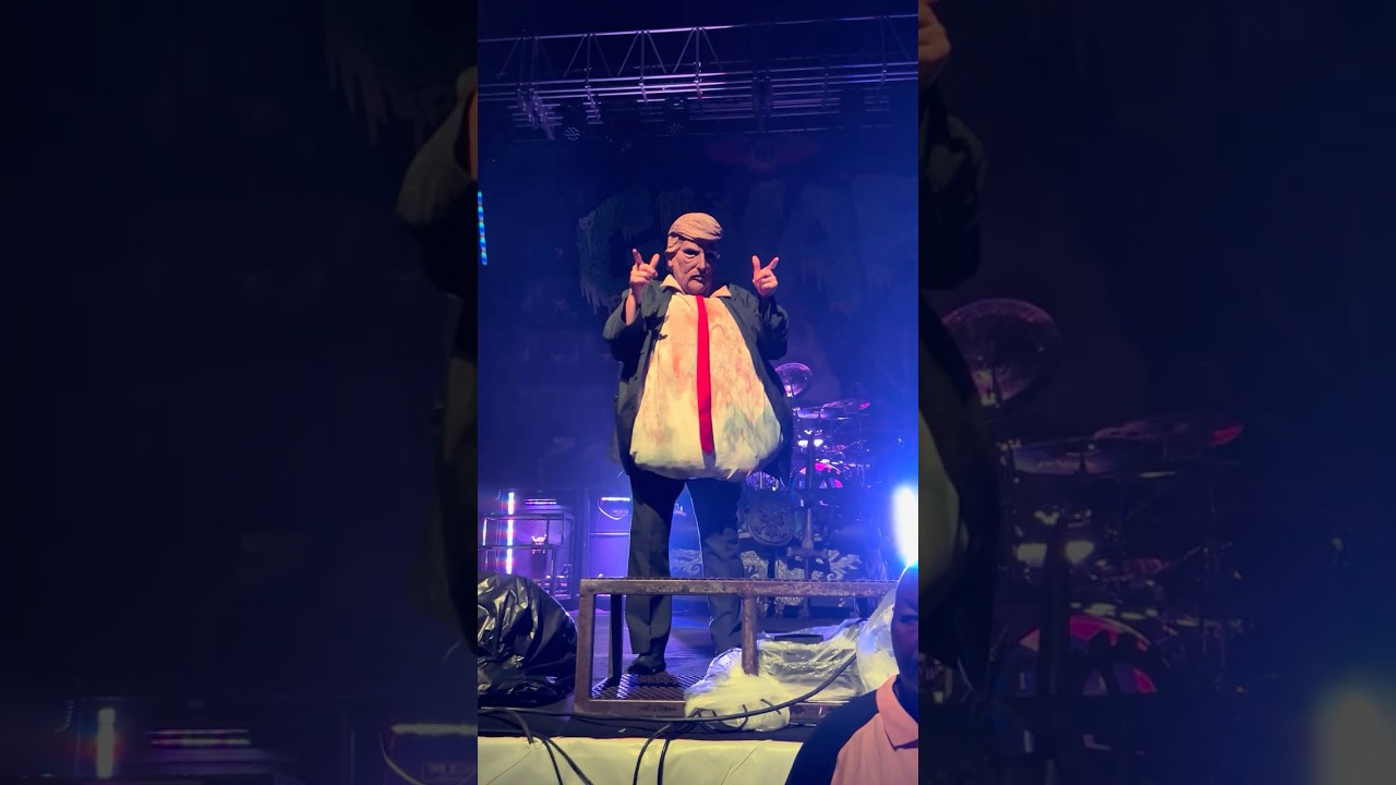 GWAR-Trump (тур Stoned Age 11-8-24 Franklin Music Hall)