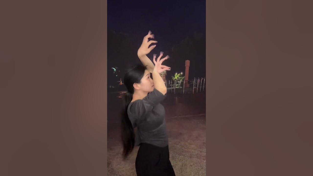 Love Like a Whirlwind Finger Dance + Singing  Traditional Chinese Er Ren Zhuan Style  Fengbao
