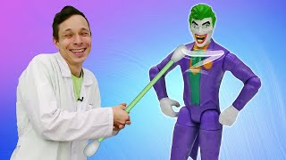Супергерои в Клинике Игрушек - Джокер заколдовал Венома, Супермен заболел! Видео игры в больницу