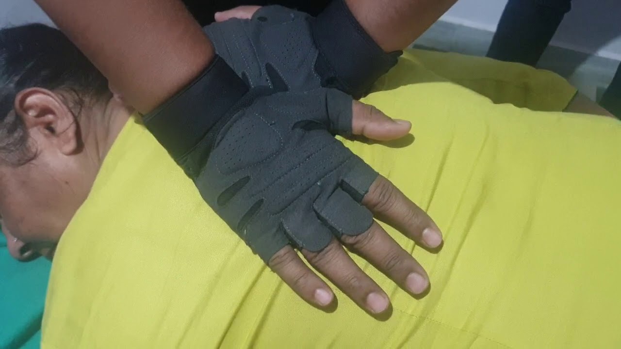 Chiropractic on neck and back pain.. - YouTube