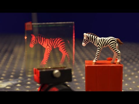 Vidéo: Les Physiciens Suggèrent Que Nous Vivons Peut-être Dans Un Hologramme Géant - Vue Alternative