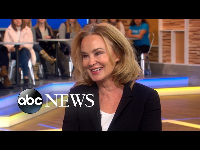 Jessica Lange dishes on 'Feud: Bette and Joan' live on 'GMA' class=