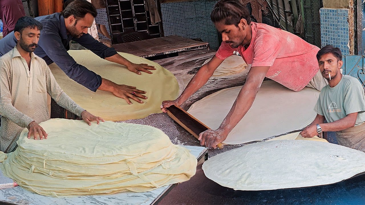 Patti R Roti MANDA ROTI MAKING ! Street ROLL and SAMOSA PATTI Dough Machine | Modern ...