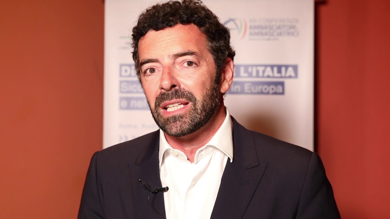 #ConfAmb2019 - Intervista ad Alberto Matano - YouTube