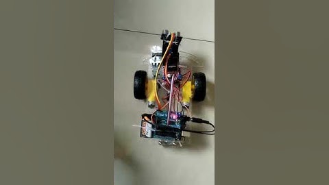 Robô Arduino com Sensor Ultrasônico para desvio de obstáculo