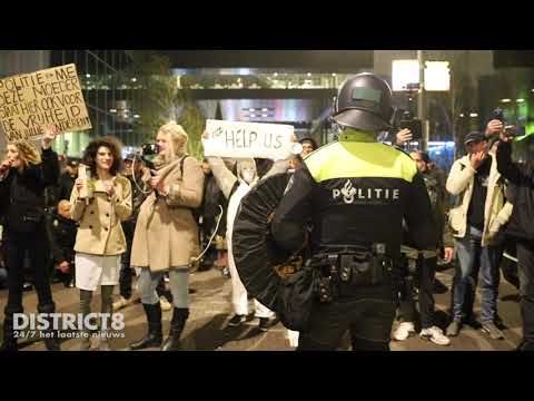 Opnieuw lawaaiprotest tijdens persconferentie Turfmarkt Den Haag