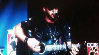 Dirt Road Anthem (acoustic) - Brantley Gilbert