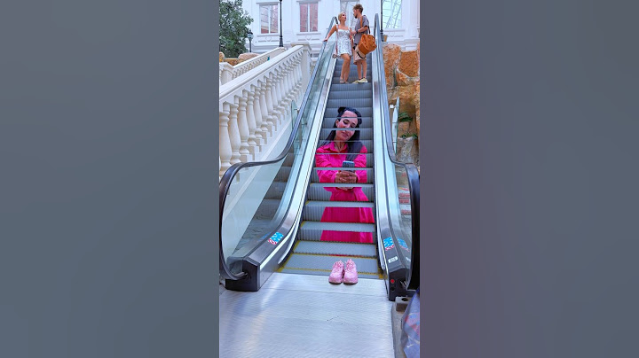 Funny Escalator #katebrush #shorts