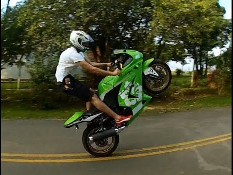 Kawasaki Ninja 250R Wheelie KAKA - Quem disse que a ...