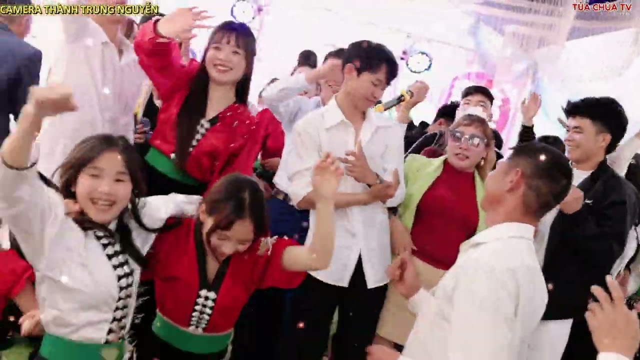 NHẢY NHIỆT TÌNH TẠI LỄ VU QUY CỦA THANH CHUYÊN & HUYỀN XÔM TẠI THÔN QUYẾT TIẾN XÃ TỦA CHÙA ĐIỆN BIÊN