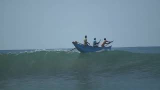 dangerous waves in srilanka ????