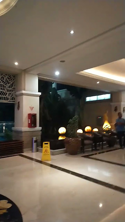 lagi menikmati suasana malam hari