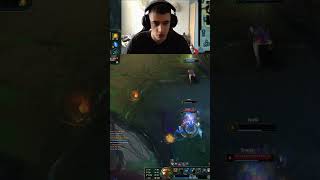 Singed Wipes Out Enemies #6pek #lol #LeagueOfLegends #lolclips #lolfunny #outplay #mindcontrol