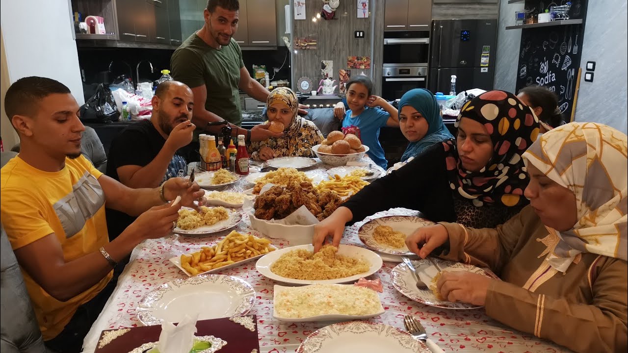 فتحت مطعم في البيت وعزمت كل العيله النهارده والروتين في قناه صدفه حسن