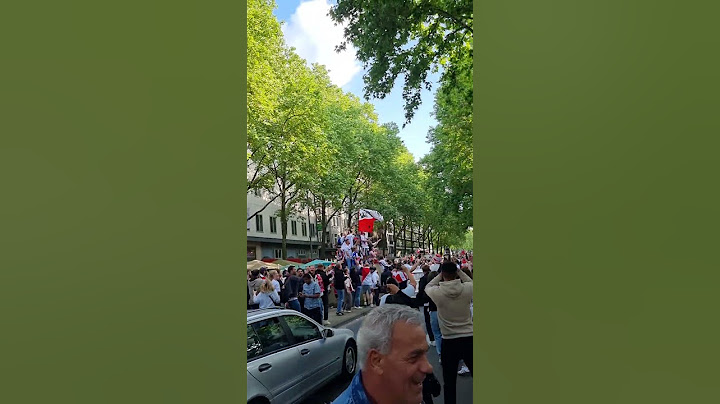 1.FC Köln - 1.FC Kaiserslautern - FC Fans feiern auf den Kölner Ringe den Aufstieg in die Bundesliga