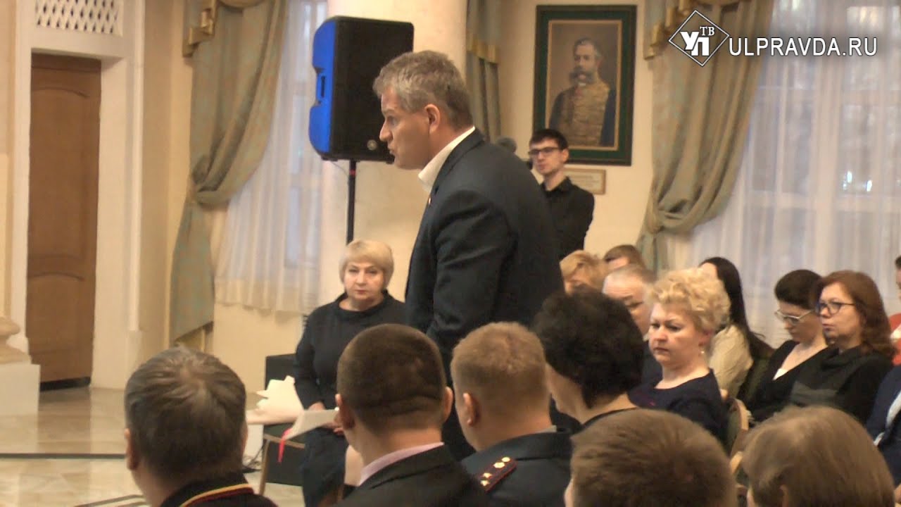 Общественность в шоке: «Депутаты от КПРФ ворвались в зал с гиканьем и драками, как в кабак»