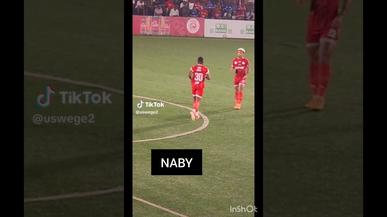 TAZAMA MASHABIKI WA SIMBA WALICHOMFANYIA NABY CAMARA ALIPO INGIA UWANJANI KWA MARA YAKWANZA NA KOCHA