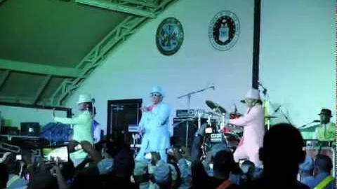 Charlie Wilson performing at Camp Buehring, Kuwait