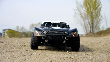 Traxxas Slash 4x4 FOX Edition Bash Montage