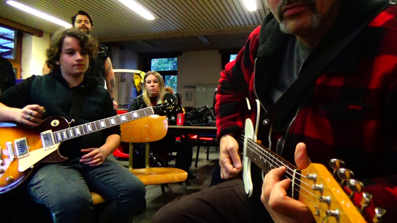 Ed Sheeran - Blow - Final - Riff en début de manche - YouTube