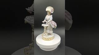 Статуэтка Meissen Дама с картами / 272263.